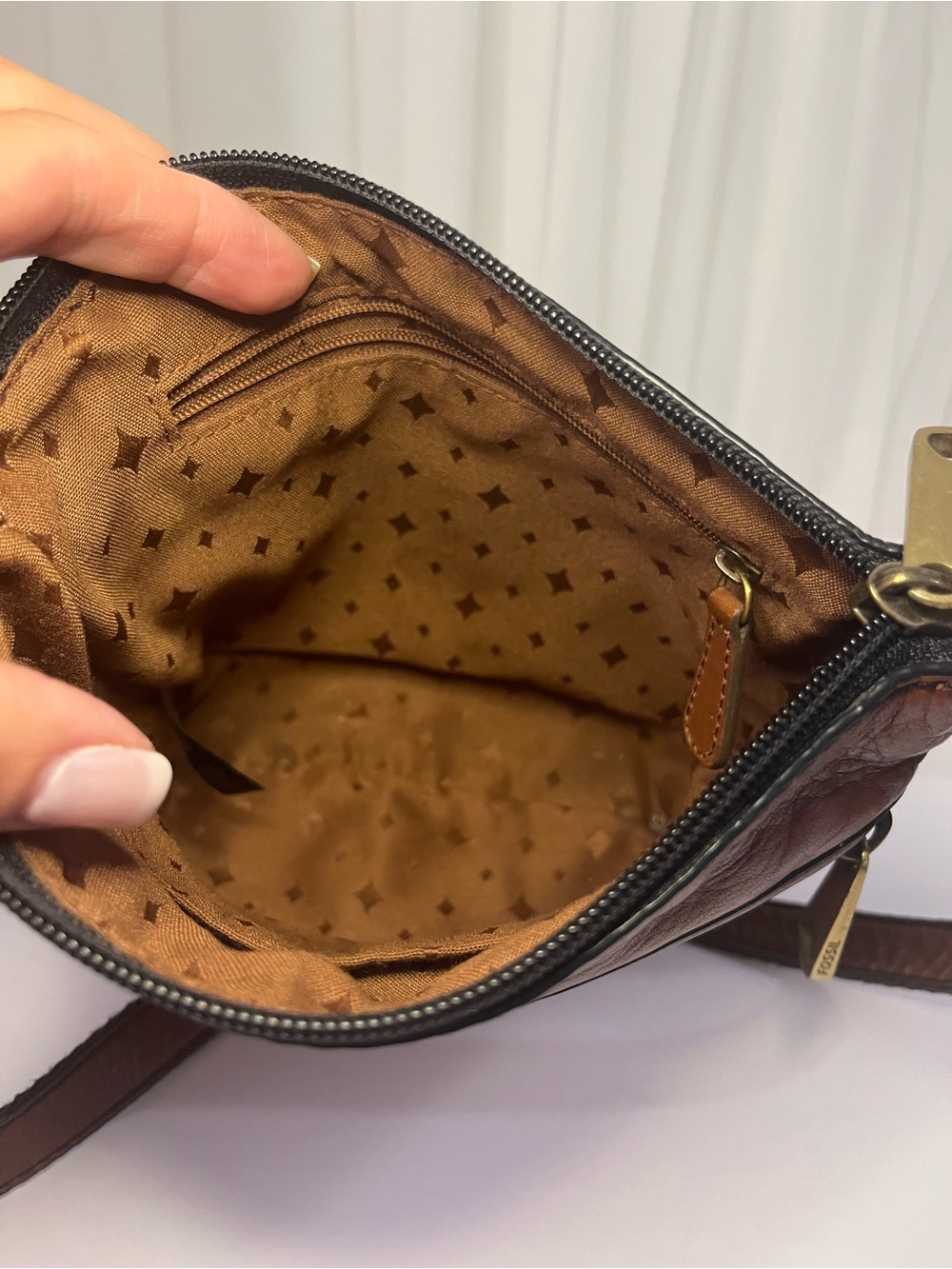 Fossil Cognac Leather Crossbody with Brass Logo - Picture 6 of 8